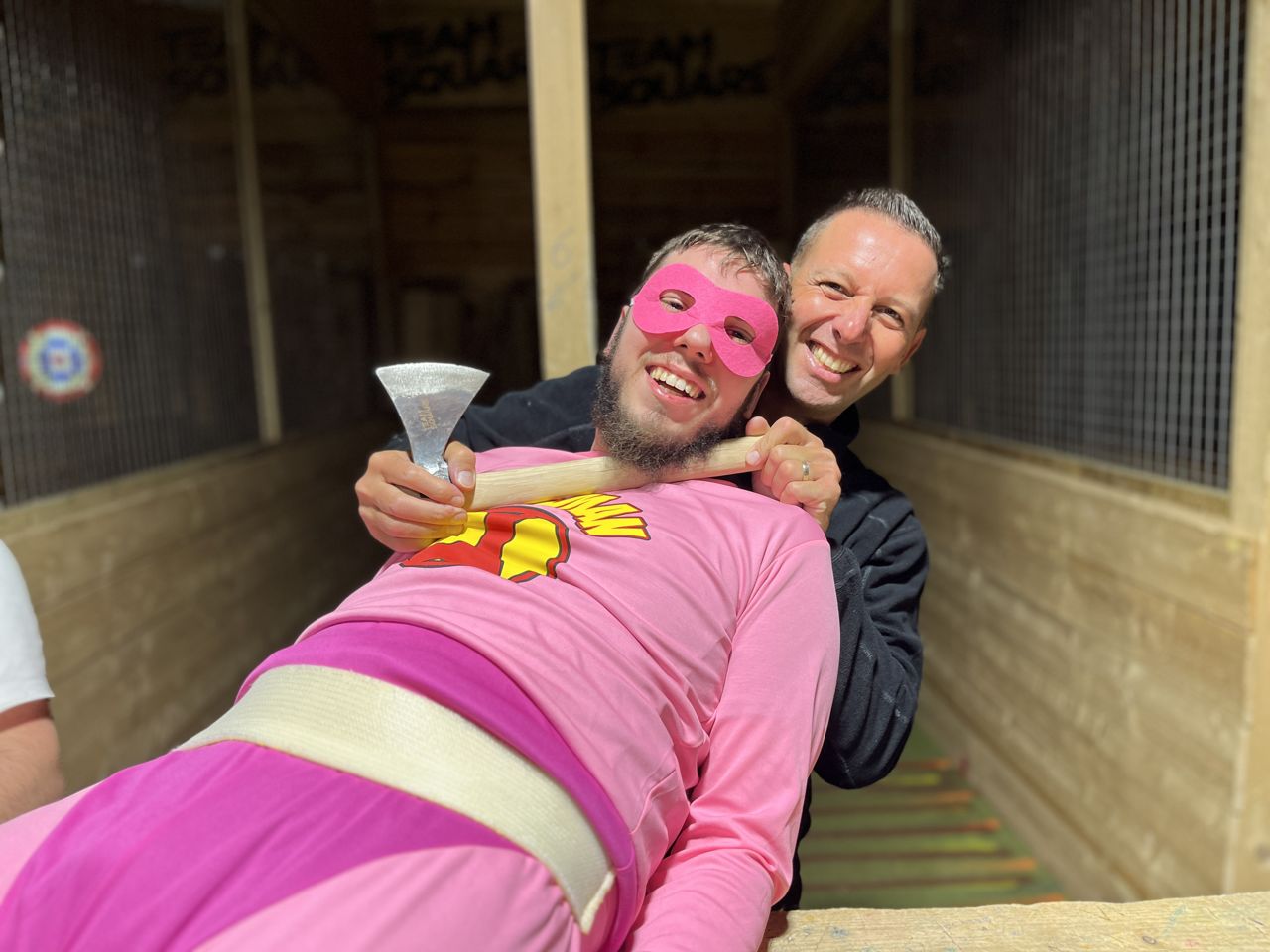 Team building Douai : la cohésion au top avec le lancer de hache